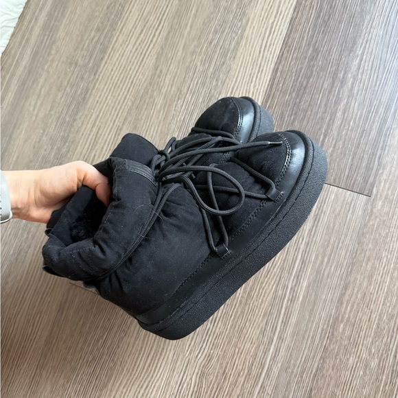 H&M Laced Padded Boots - Picture 7 of 11